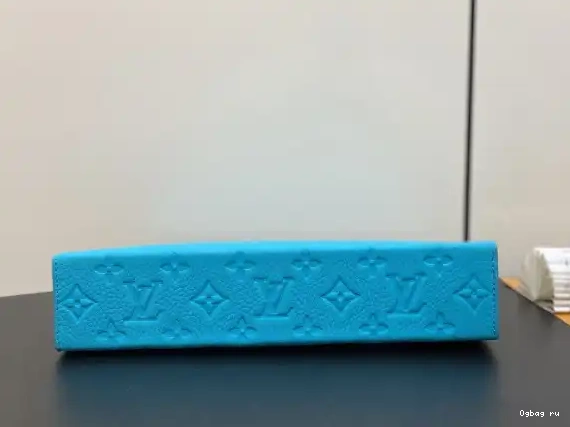 VUITTON VOYAGE-27*21*6CM POCHETTE LOUIS 0427